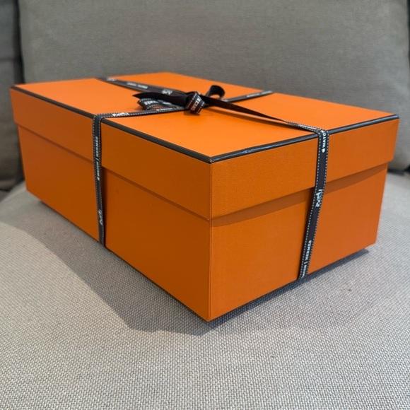 Hermes storage sneakers shoes box. - Picture 3 of 12